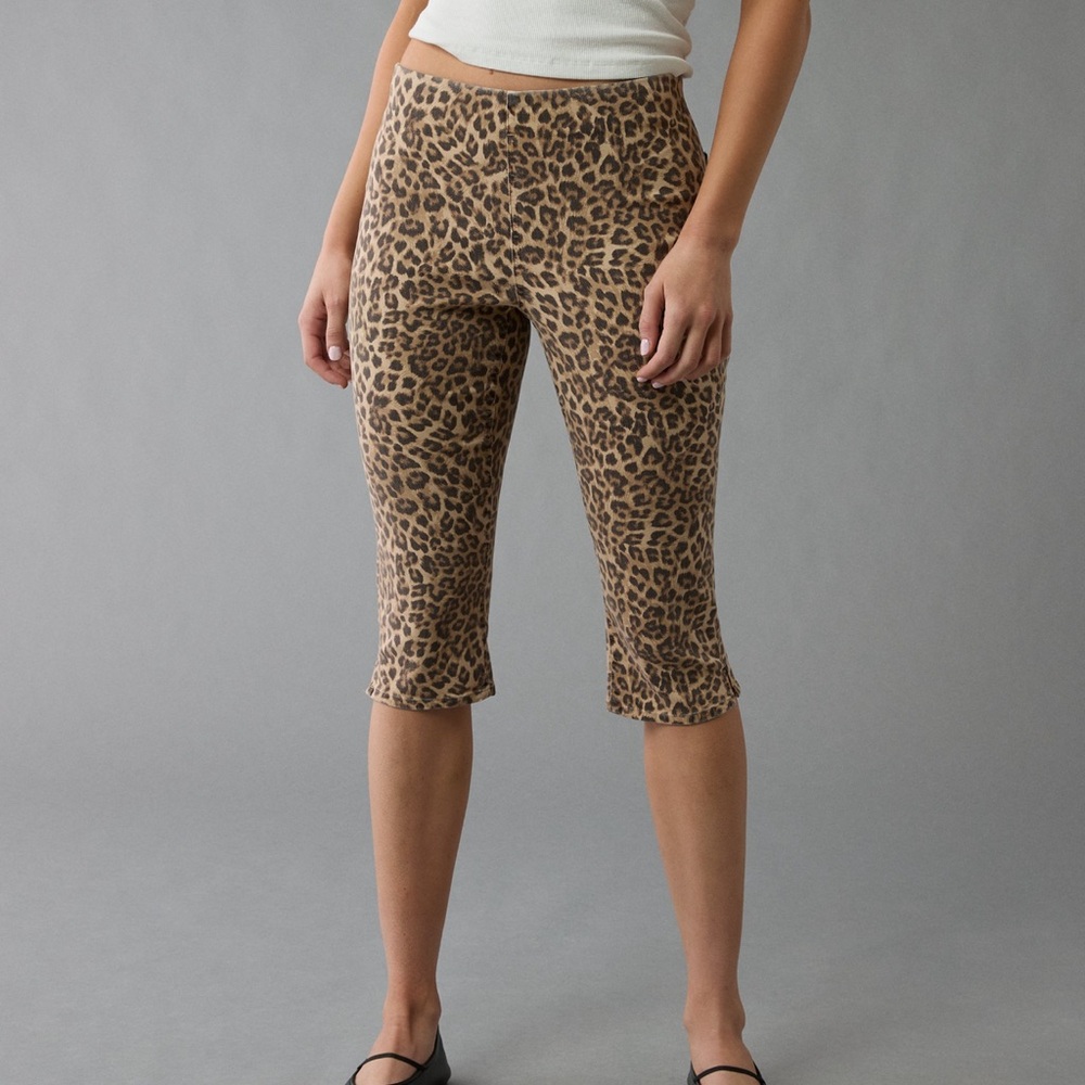 AE Stretch Low Rise Leopard Capri Pant NWT 🐆